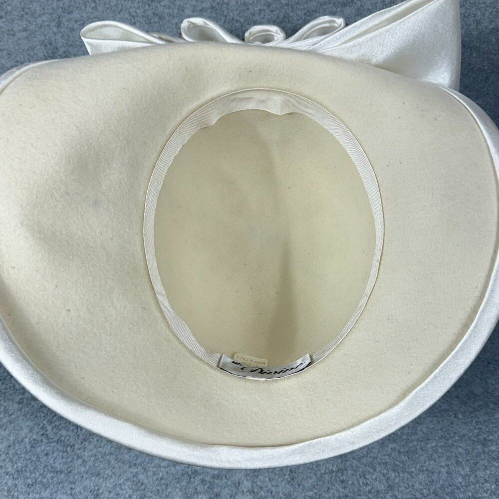 Winter White Wool and Polyester Church Lady Hat. Bow, feathers, rhinestones! - Picture 7 of 7